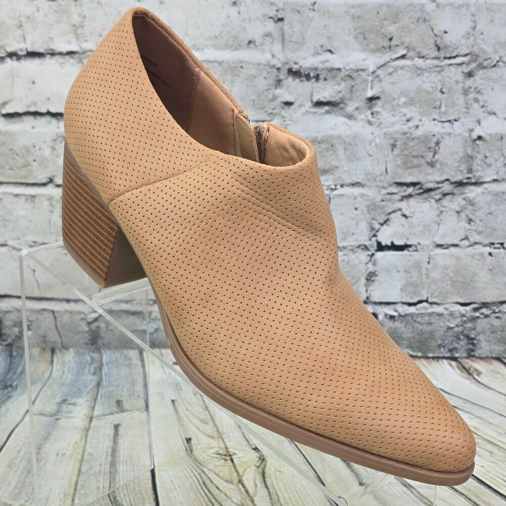 a.n.a Perforated Ankle Booties Women 10 Tan Block Heel Pointed Toe Memory Foam‎
